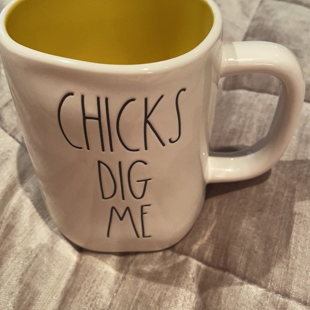 Rae Dunn Creme & Egg Yellow Coffee Mug “Chicks Dig Me” NWOTS